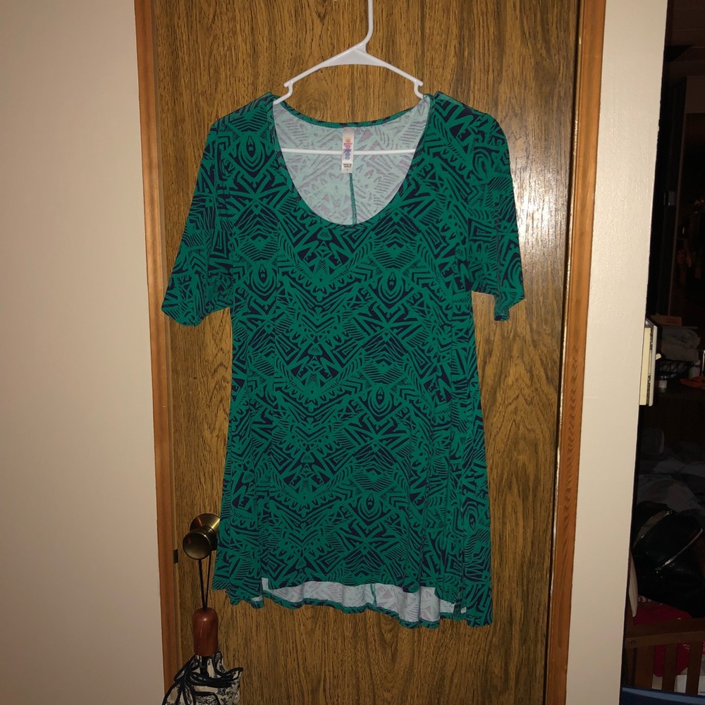 Size Large LuLaRoe perfect tee